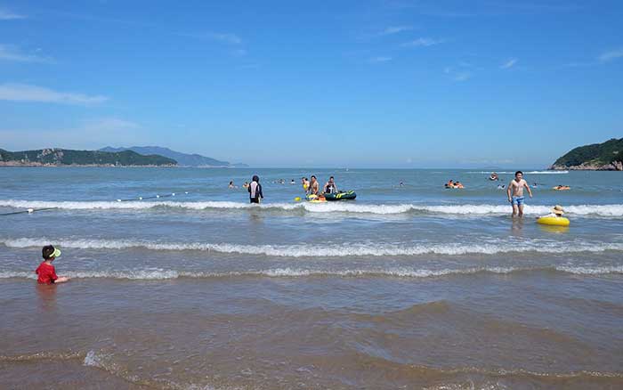 沙滩海浪